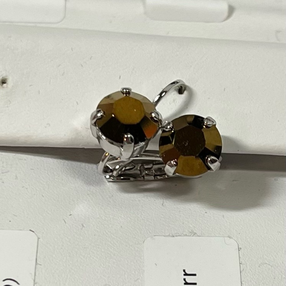 Sabika Dorado Small Drop Earrings